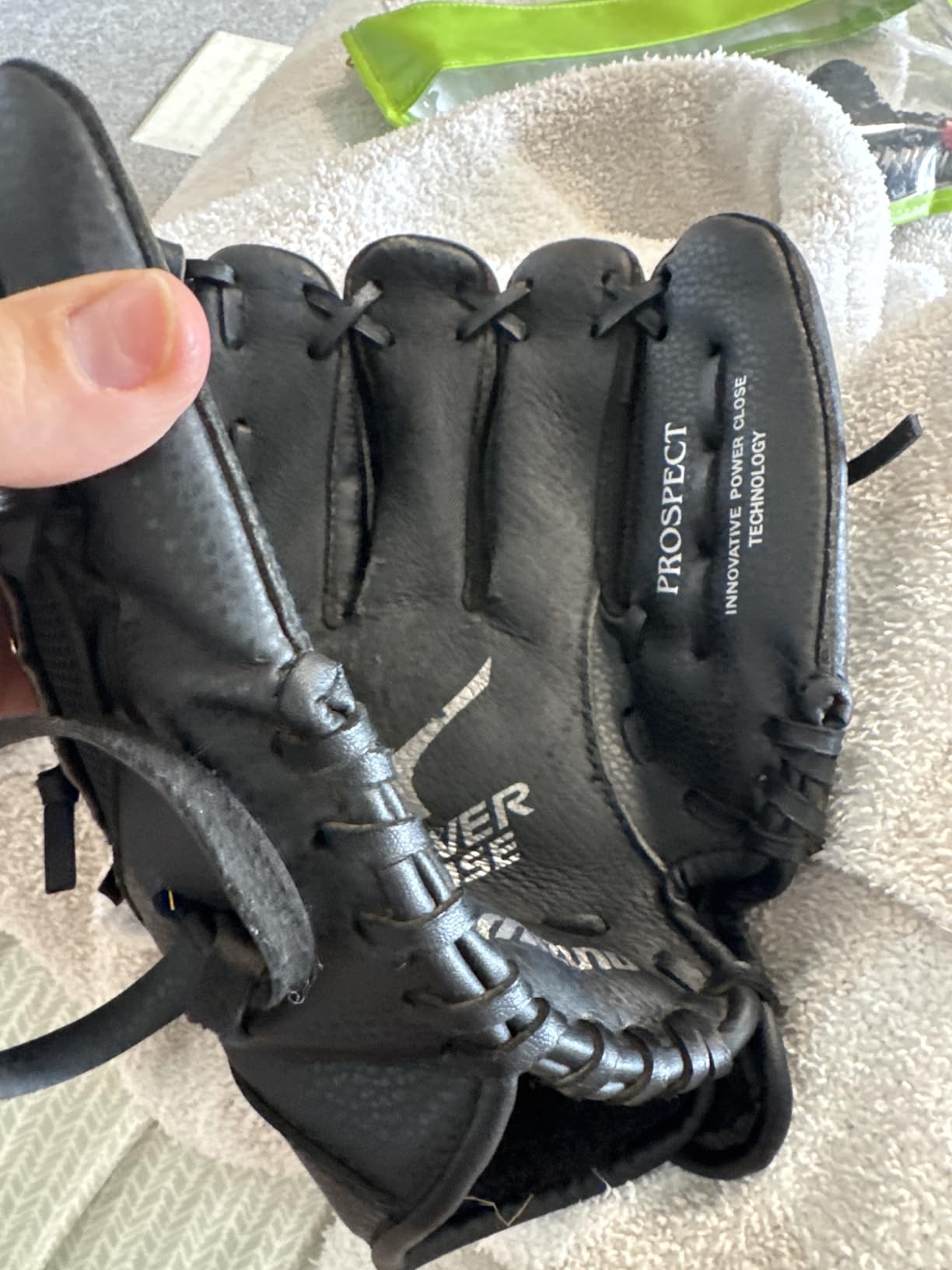 Mizuno Prospect PowerClose Youth Baseball Glove Series I V-Flex Notch I Parashock Palm Pad I Buttersoft Palm Liner customer photo 2
