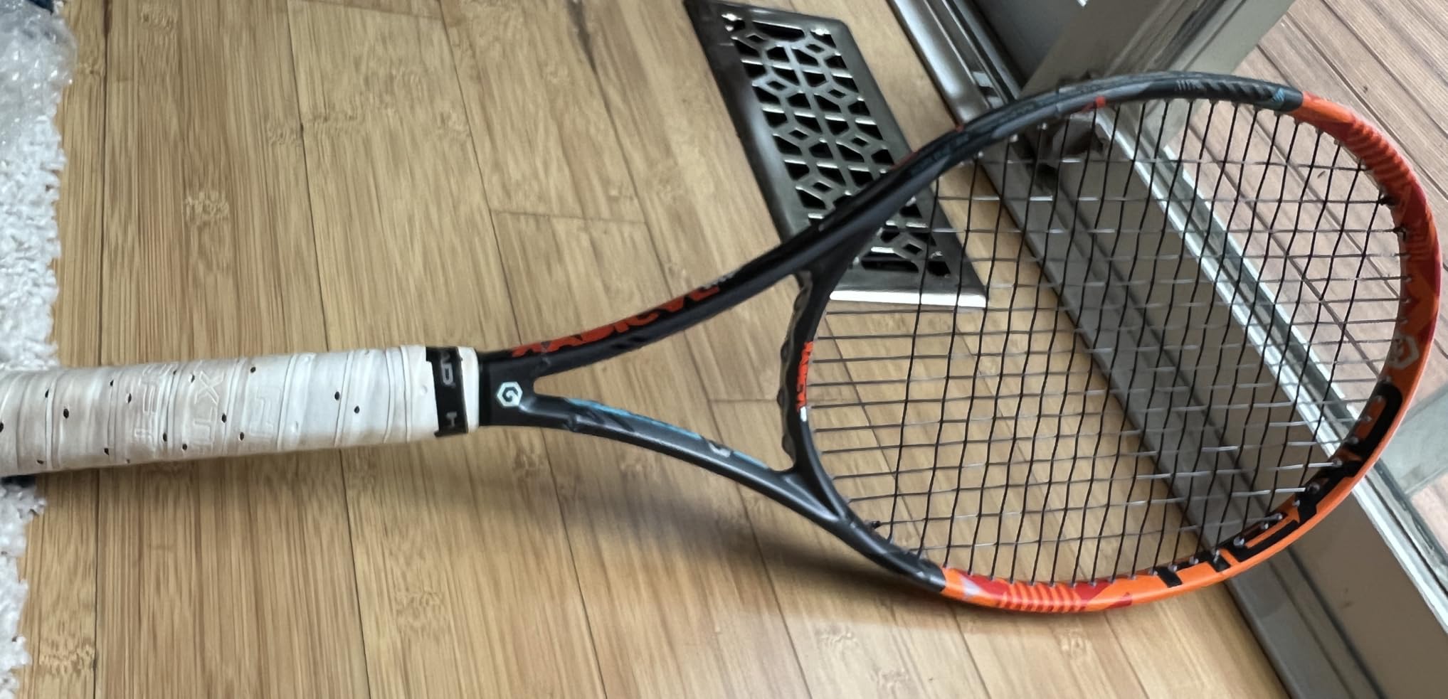 HEAD Graphene XT Radical MP Midplus Tennis Racquet (4 3/8) customer photo 1