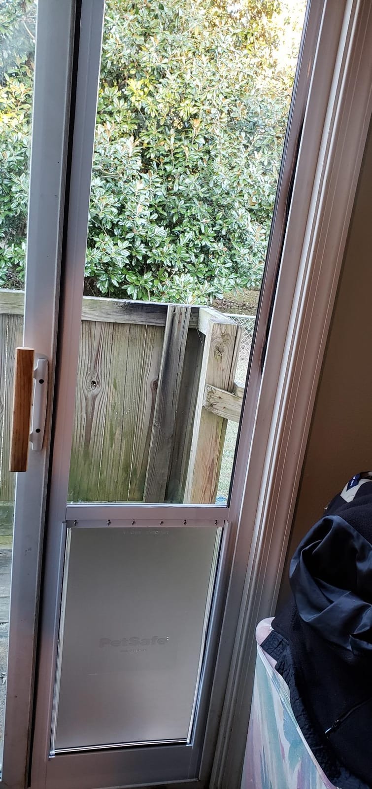 PetSafe Sliding Glass Pet Door, 1 Piece, XL Dogs to 220 lb, White customer photo 1