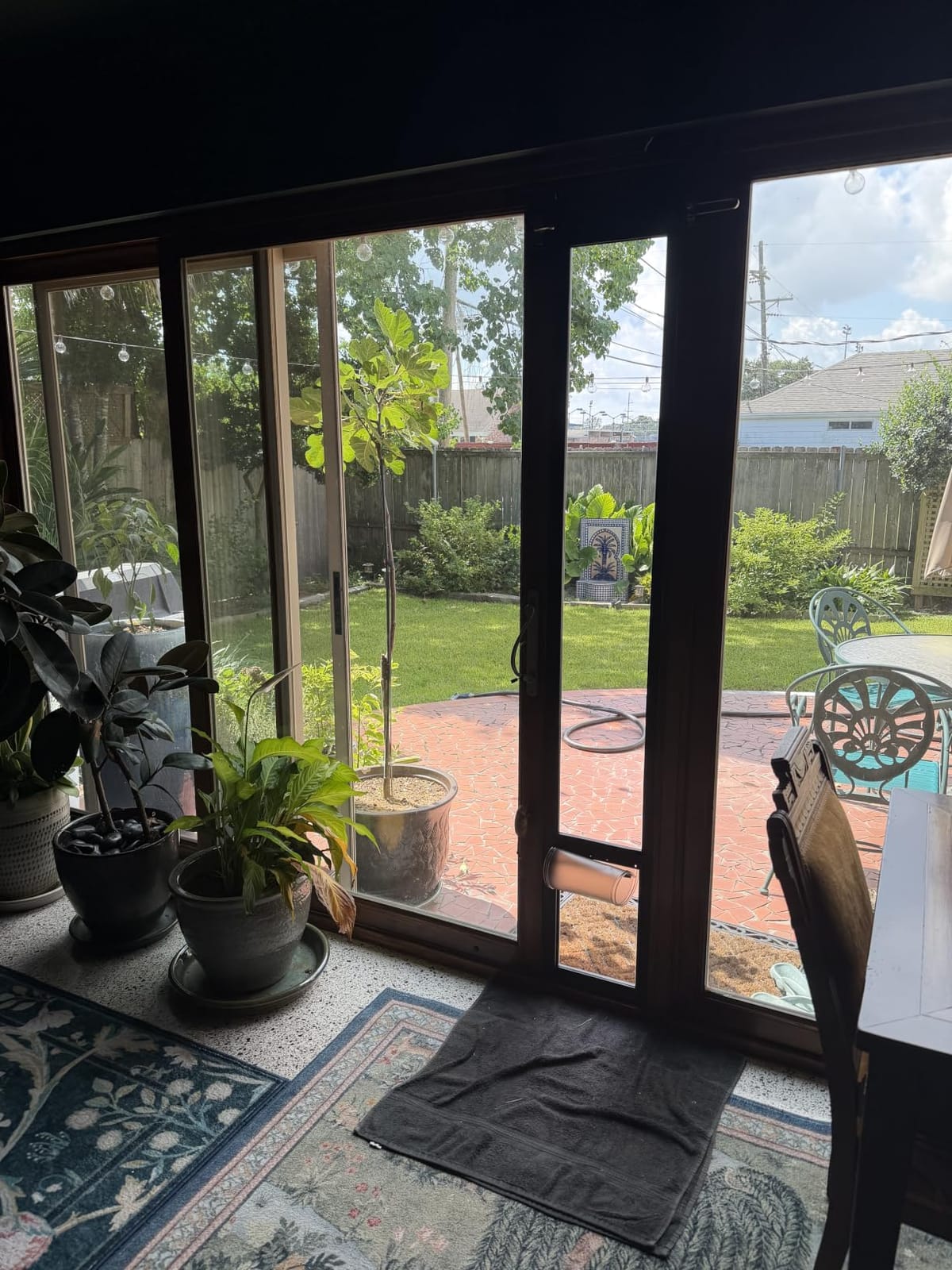 PetSafe Sliding Glass Pet Door, 1 Piece, XL Dogs to 220 lb, White customer photo 2