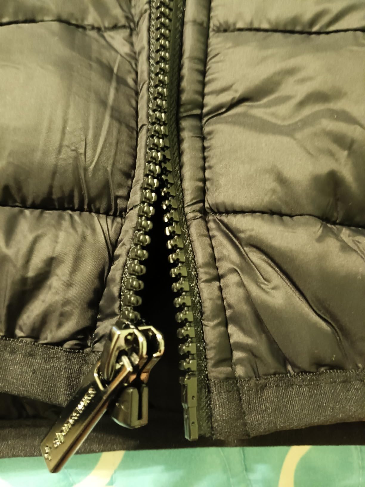 Alpine Swiss Clark Mens Puffer Vest Down Alternative Water Resistant Packable Outerwear Zip Up Pockets Warm Versatile Layer customer photo 2