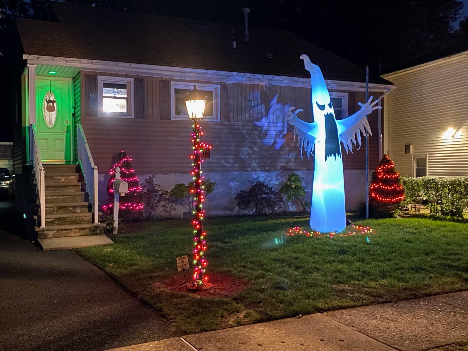 Joiedomi 12 FT Halloween Inflatables Outdoor Decorations, Scary Ghost Halloween Decor, Inflatable Ghost Blow Ups for Yard with LEDs for Outside Yard Decorations customer photo 1
