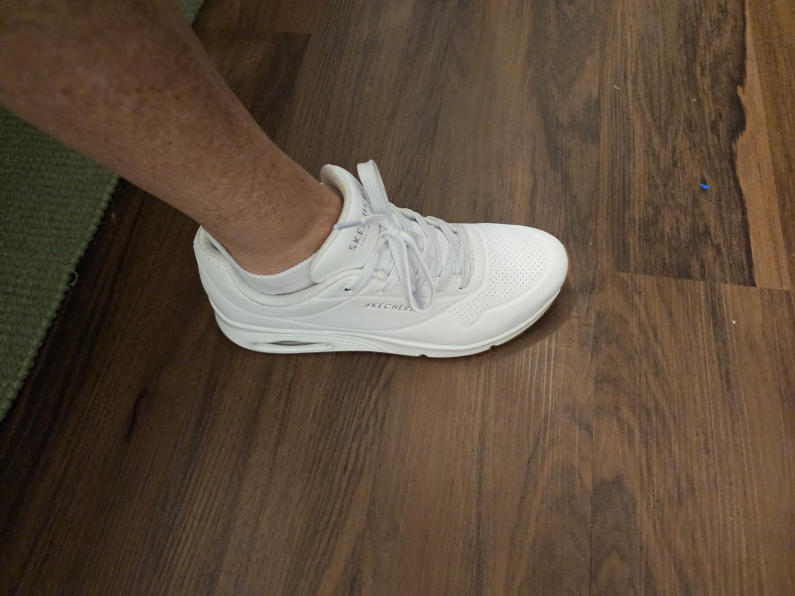 Skechers Women's UNO Stand on Air Sneaker customer photo 2