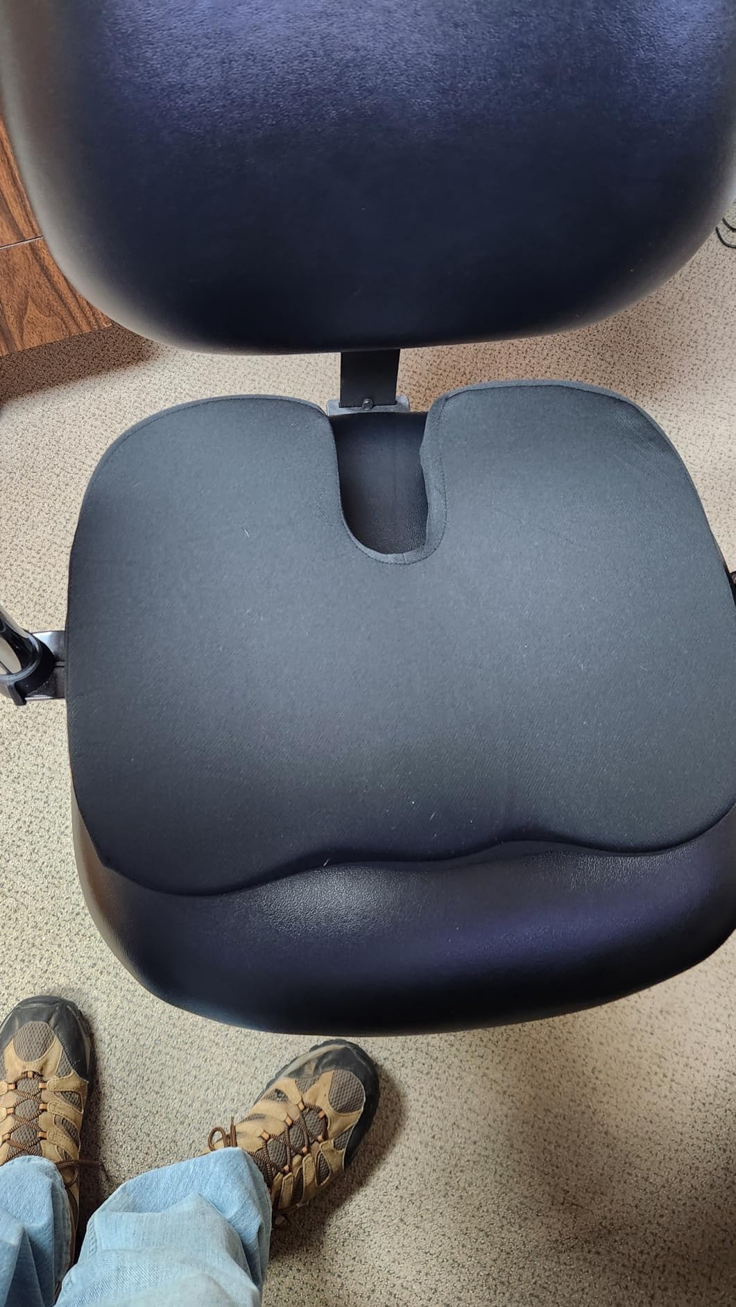 5 STARS UNITED Seat Cushion - Memory Foam Chair Cushion for Tailbone Pain Relief - Ergonomic Support for Coccyx, Sciatica & Butt - Office, Desk & Gaming Chair, Car Seat, Wheelchair, Airplane, Black customer photo 1