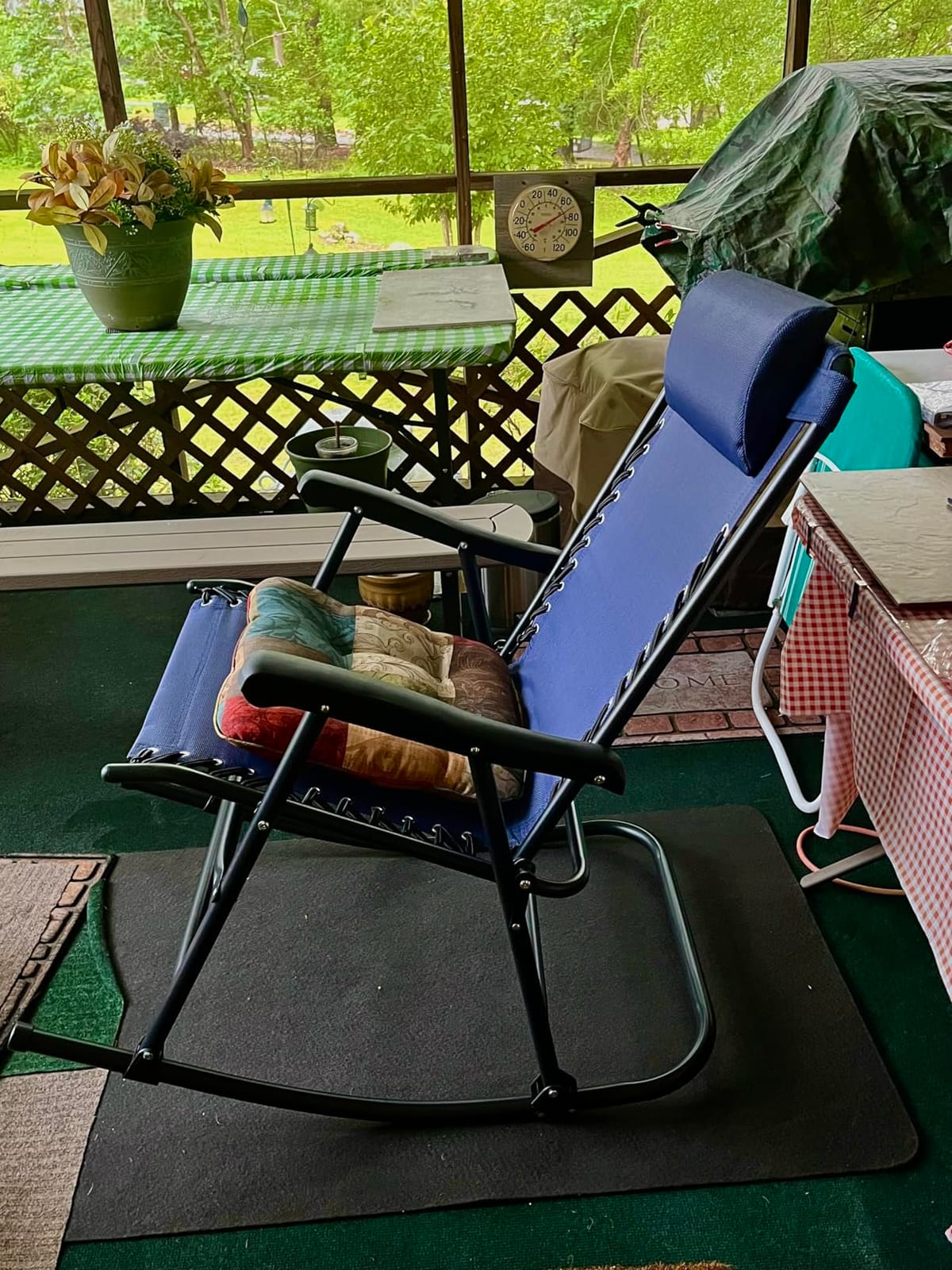 Amazon Basics Outdoor Portable Folding Rocking Chair with Headrest, Ergonomic Design, Weather-resistant Patio Reclining Lounge Chair for Porch customer photo 1