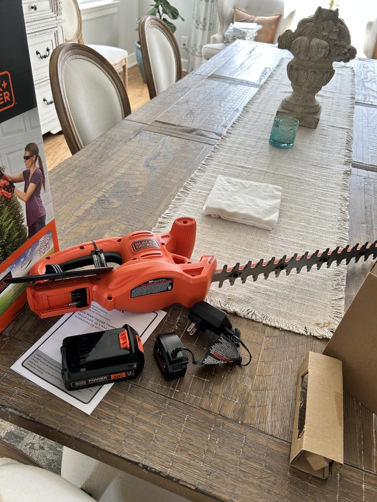 BLACK+DECKER 20V MAX Hedge Trimmer Cordless, 18 inch Blade, (1) Battery and Charger Included, Light Weight Reduced Vibration, Bush Trimmer Hedger (LHT218C1) customer photo 2