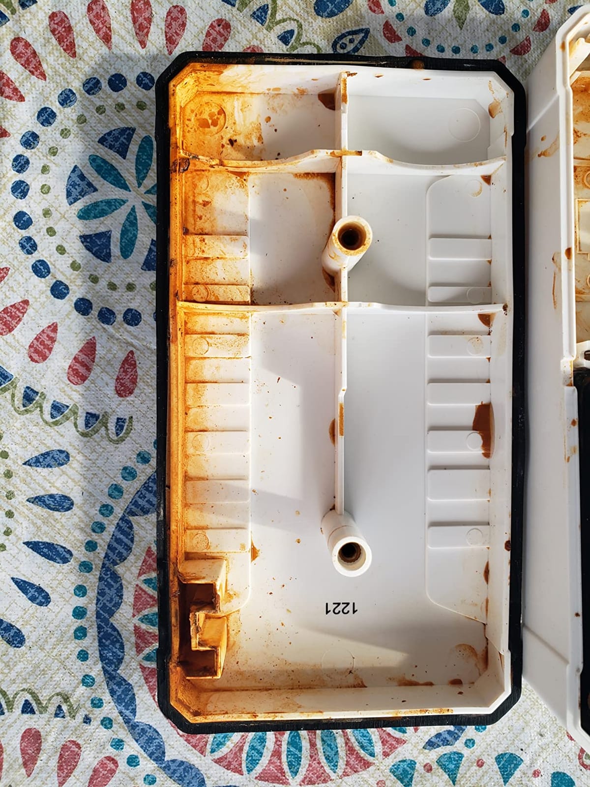 Frabill Magnum Bait Station 19 Quart Live Bait Well, White and Yellow customer photo 2