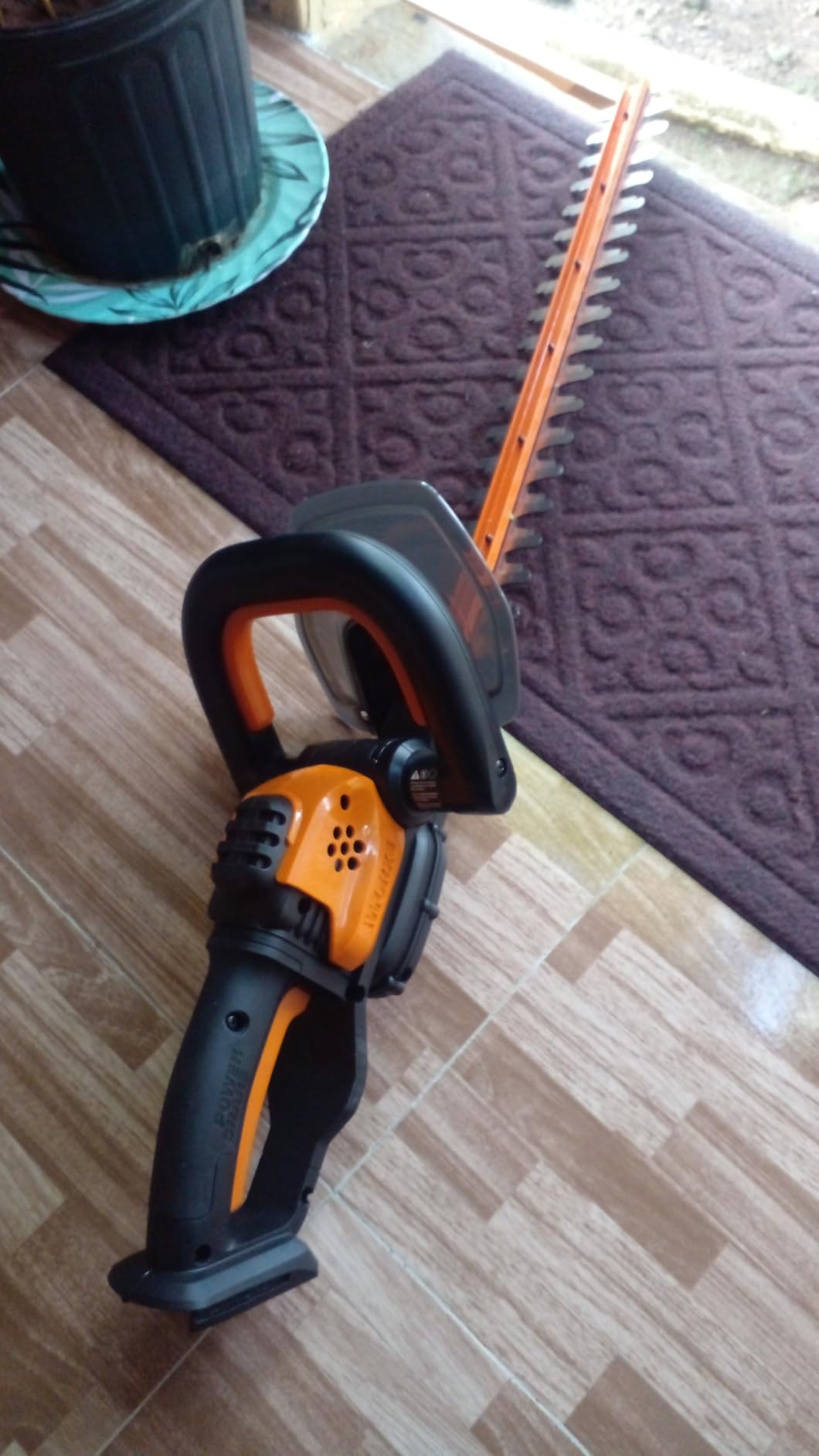 WORX Cordless Hedge Trimmer, 20V 22