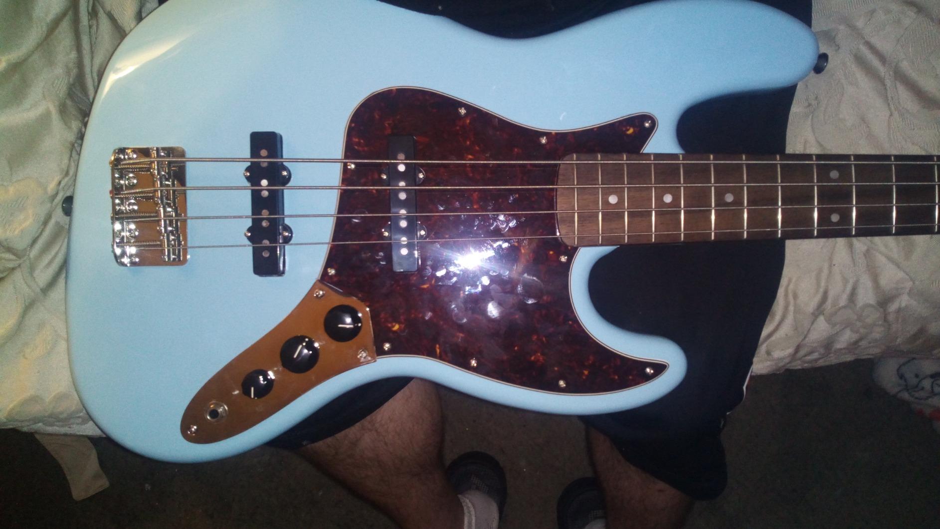 Squier Classic Vibe 60s Jazz Bass, Daphne Blue, Laurel Fingerboard | Vintage 60s electric bass, beginner-friendly, laurel fingerboard, Fender-designed pickups, iconic Daphne Blue finish customer photo 1