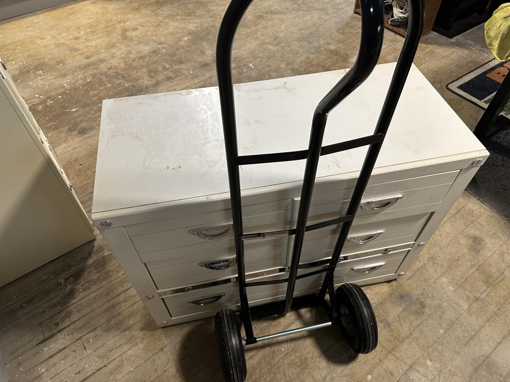 Ironton Steel Hand Truck, 600-Lb. Capacity, 10in. Pneumatic Tires | Heavy-duty frame, P-style handle, 14in. x 8.5in. toe plate, Controlled handling, Smooth travel over uneven floors customer photo 2