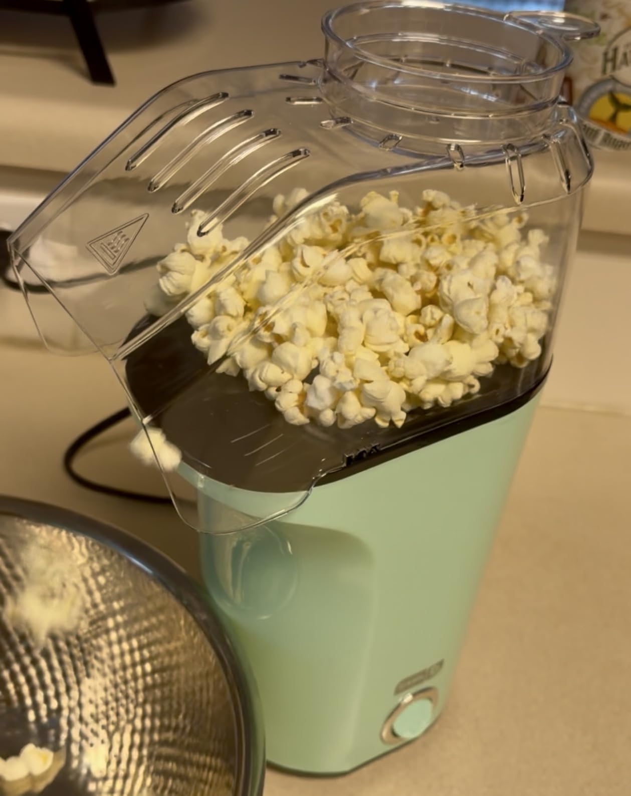 Dash Fresh Pop Popcorn Maker, 16-Cup Hot Air Popper, Aqua | Electric Popcorn Machine, Oil-Free Air Popped Popcorn, Built-In Measuring Cup & Butter Melting Tray, Movie Night Snacks customer photo 1