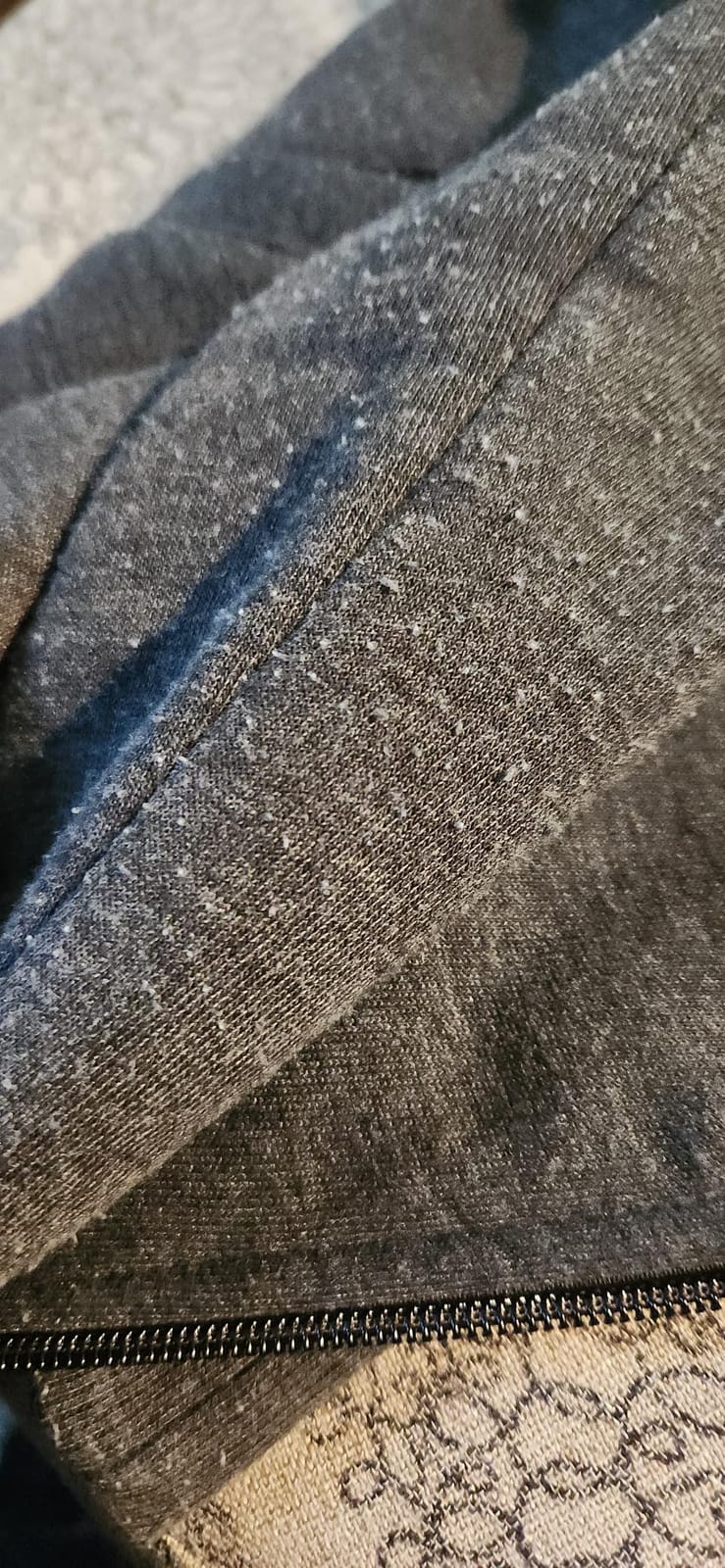 Amazon Essentials Men's Standard Full-Zip Fleece Mock Neck Midweight Sweatshirt with Pockets customer photo 1