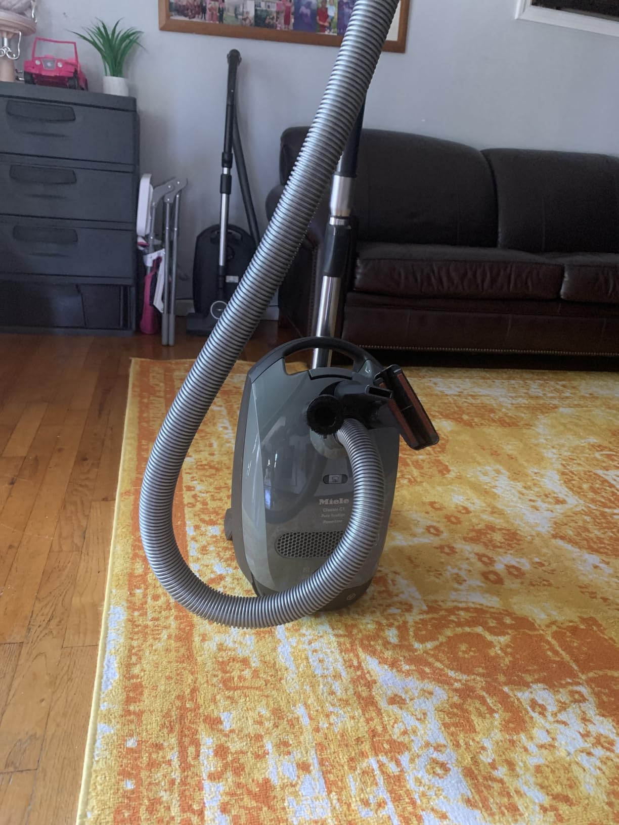 Miele Classic C1 Pure Suction Vacuum for Hard Floors & Low-Pile Carpet customer photo 2