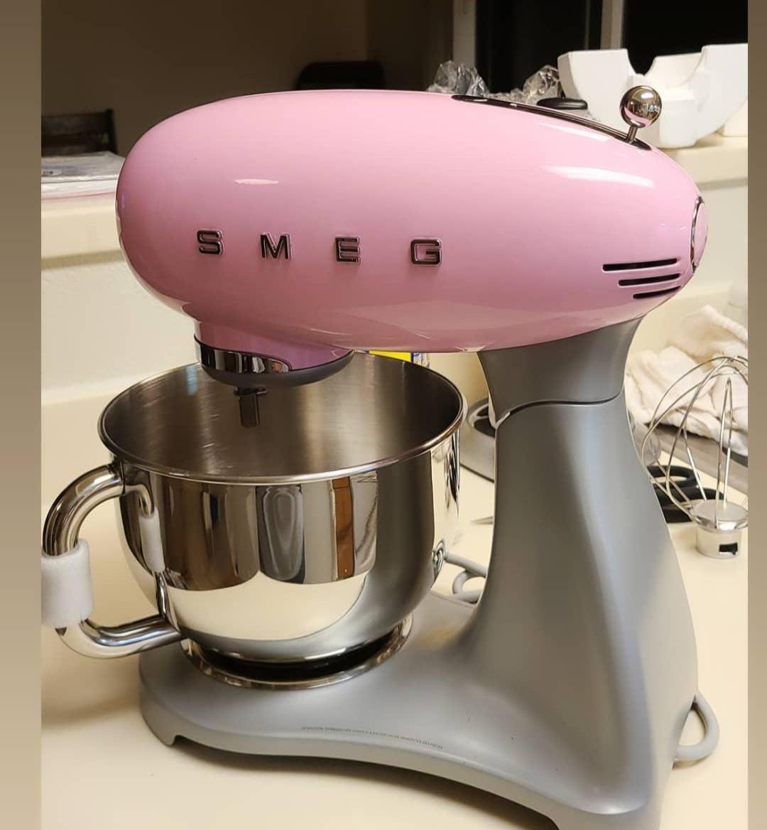 Smeg 50's Retro Stand Mixer (Red) customer photo 1