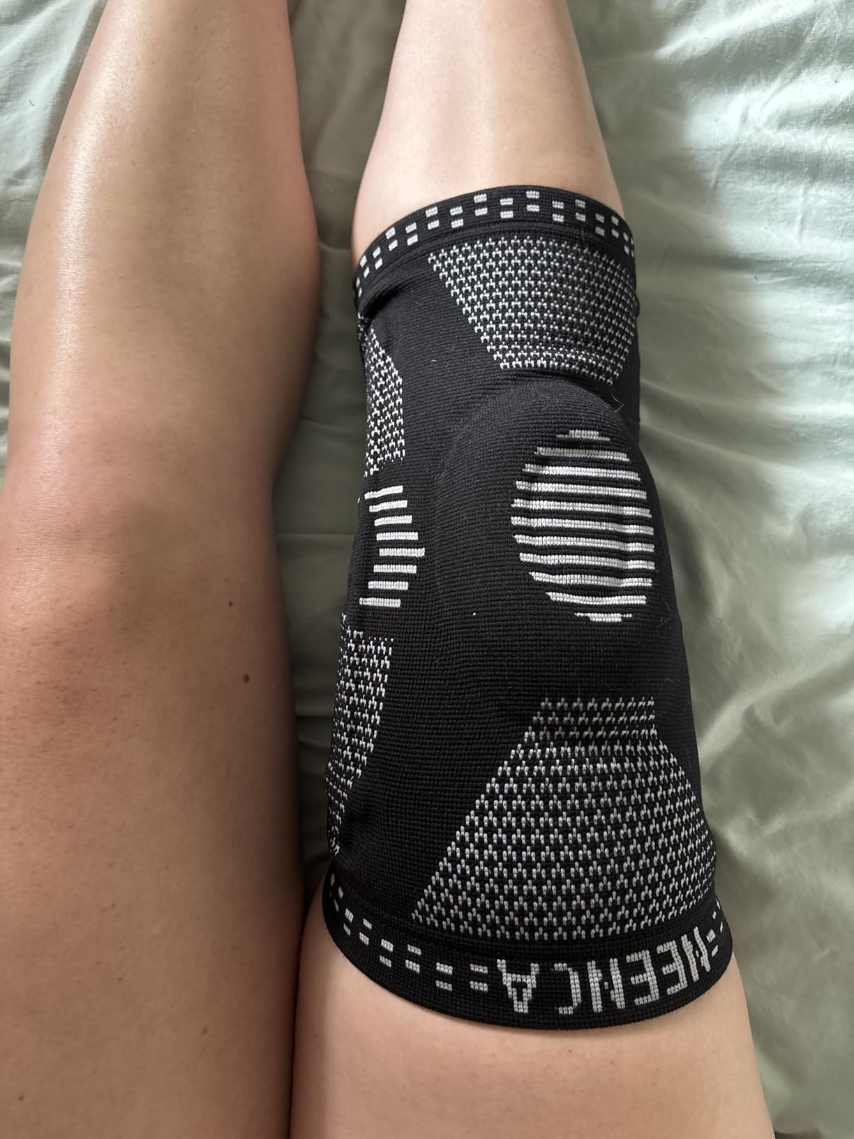 NEENCA Professional Knee Brace, Medical Knee Support for Women & Men Relief | Patented Patella Gel Pad & Side Stabilizers, Compression Sleeve for Knee Pain, Swelling, ACL, PCL, Arthritis, Sports, Workout customer photo 2