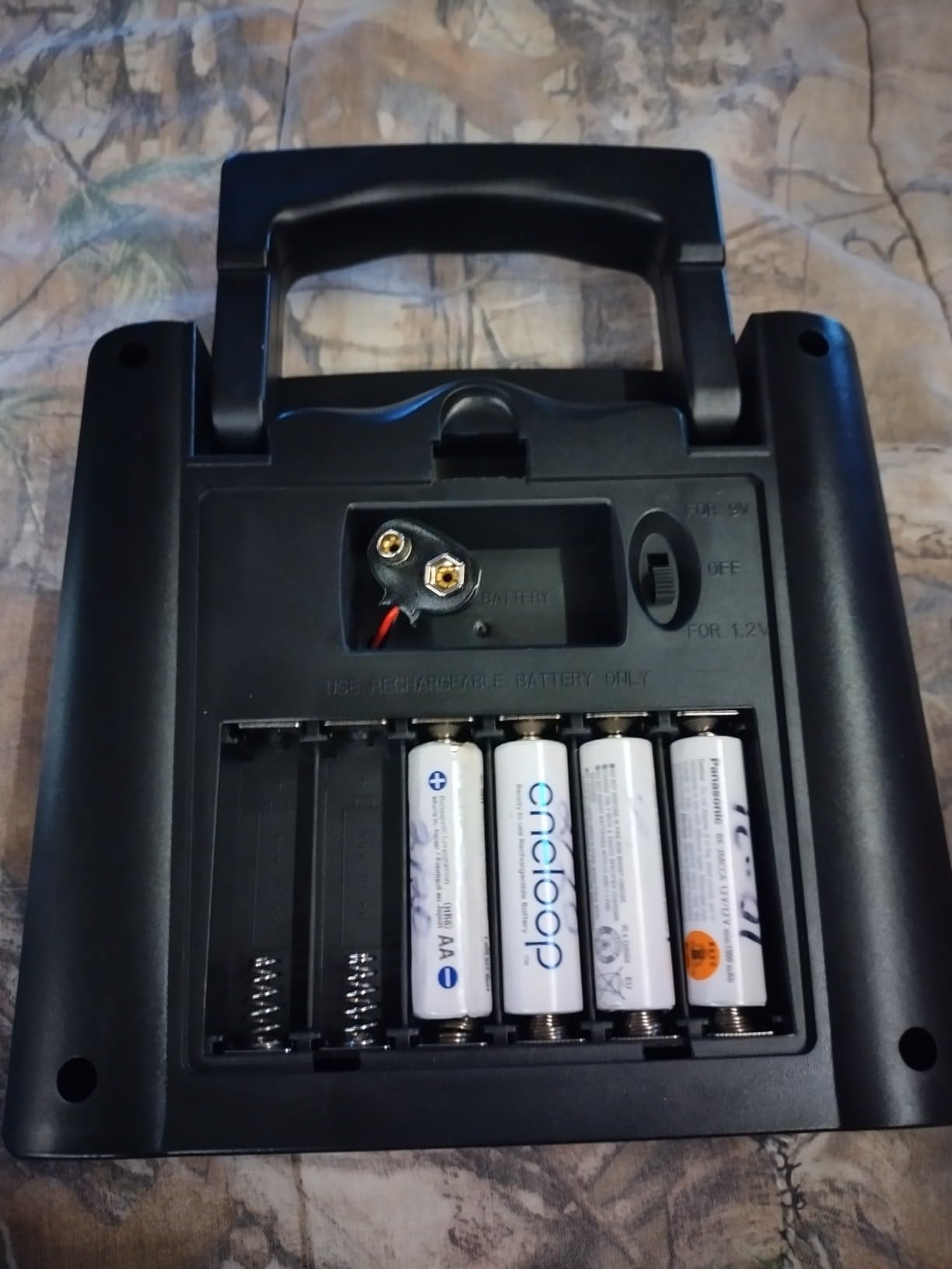 Sunway Solar Solar AA AAA Battery Charger for Rechargeable Batteries 1.2V NiMH NiCD with Built-in 2Watt Solar Panel Portable Charger For1.2V Ni-MH Ni-CD Household Battery customer photo 1