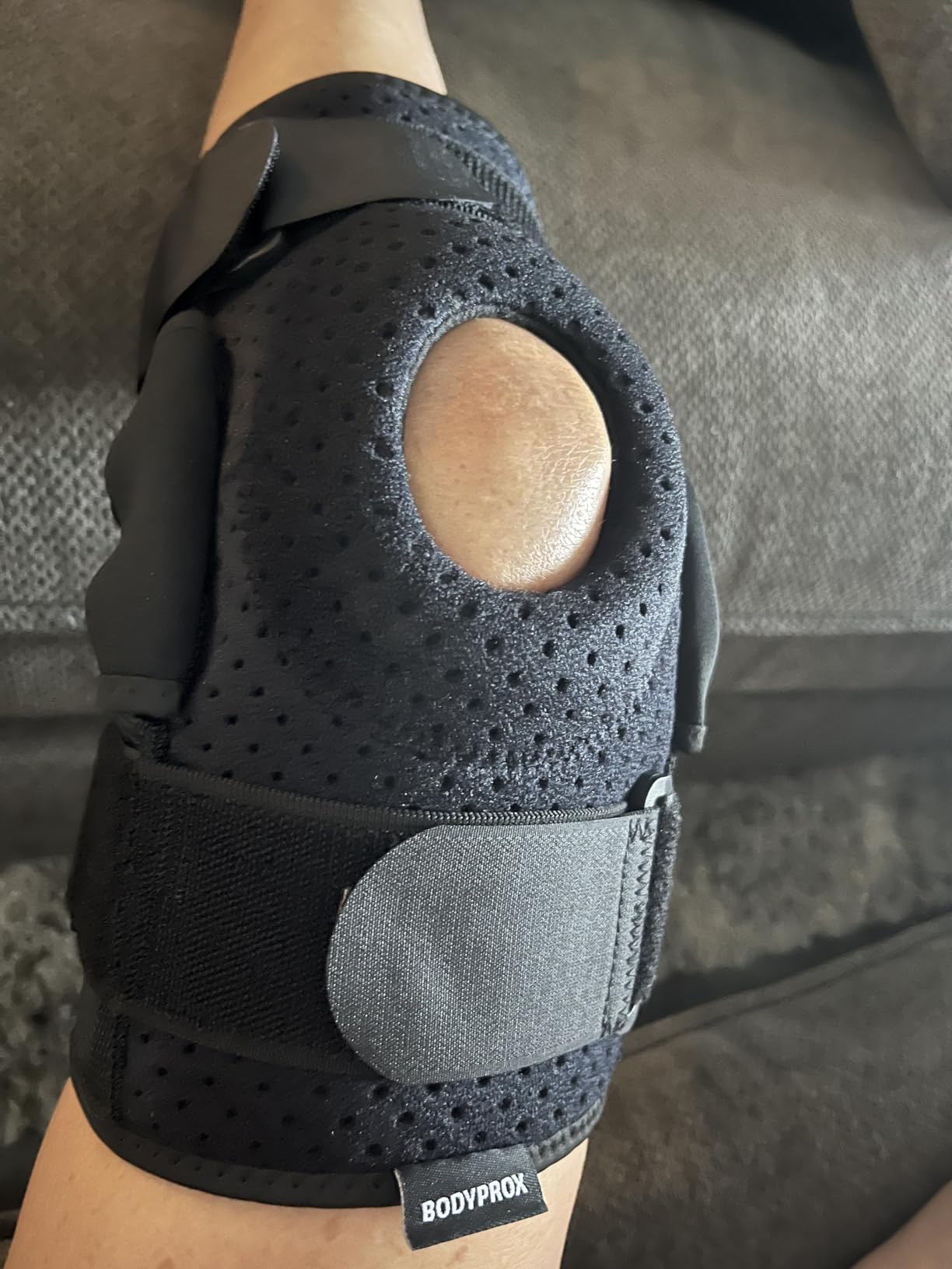Bodyprox Hinged Knee Brace for Men and Women, Knee Support for Swollen ACL, Tendon, Ligament and Meniscus Injuries customer photo 1