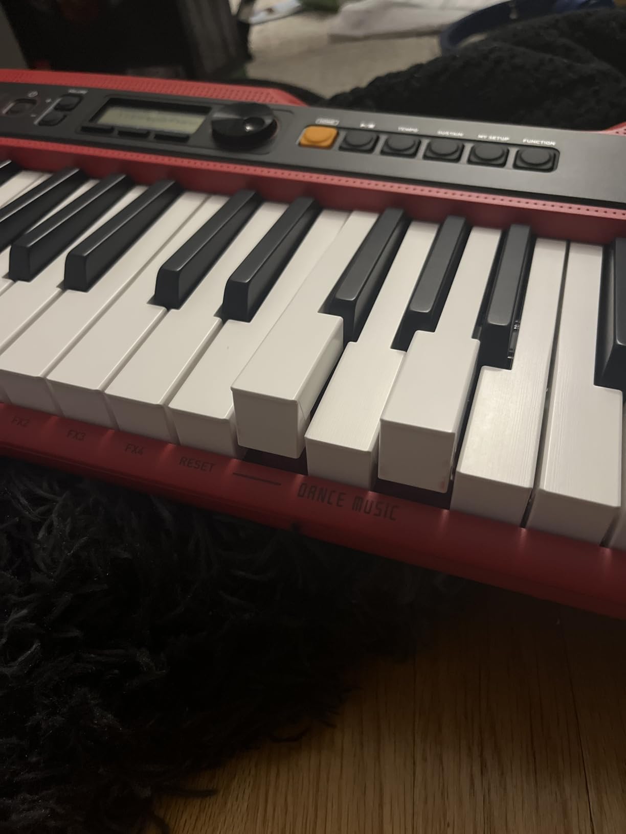 Casio Casiotone CT-S200RD - 61-Key Portable Keyboard for Beginners | 400 Tones, 77 Rhythms, LCD Display, Dance Music Mode, USB-MIDI, Stereo Speakers | Includes Power Supply & Music Rest | Red customer photo 2
