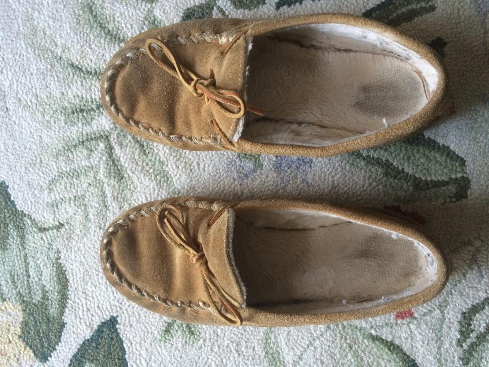 Minnetonka Men's Pile Lined Hardsole Slipper customer photo 2