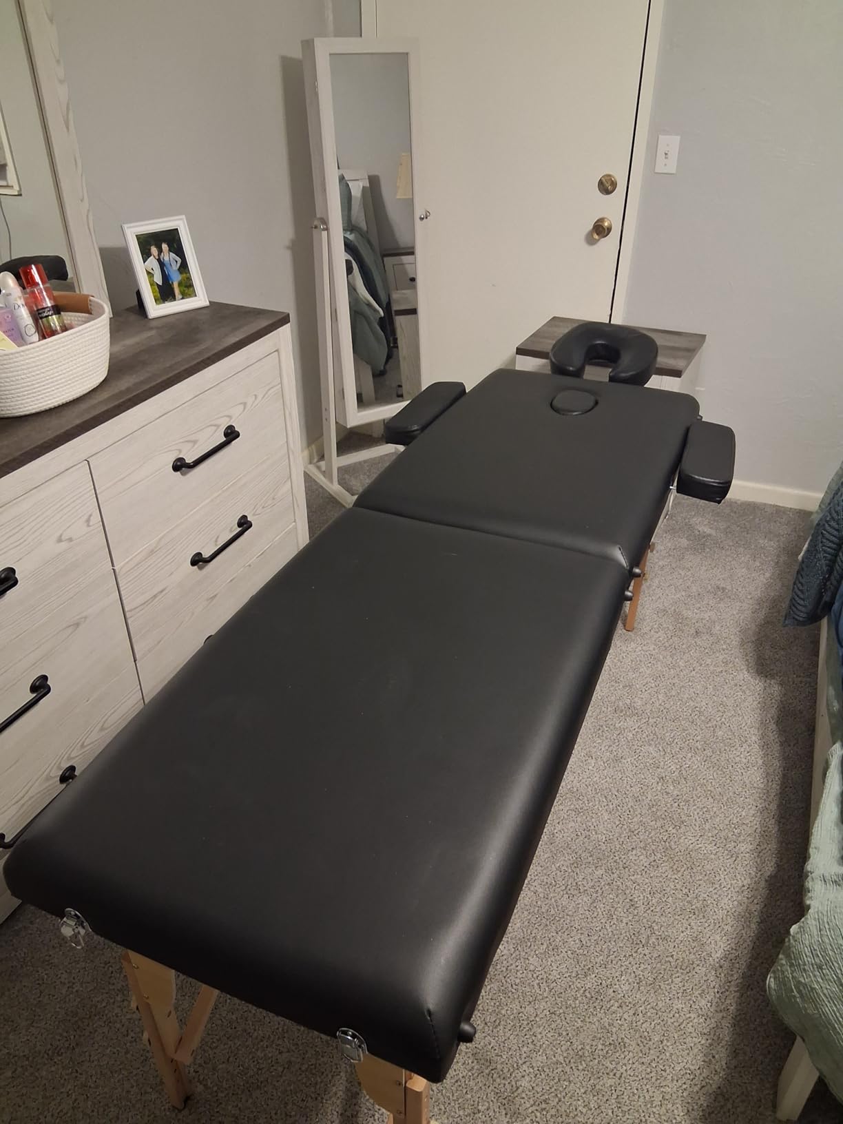 Yaheetech 84x24in Portable Massage Table Folding Adjustable Lash Bed, Black, Beechwood Legs, Foam Padding customer photo 2