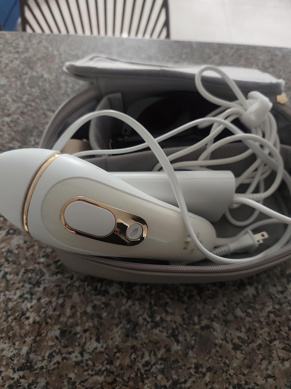 Braun IPL, Silk Expert Pro 5, IPL Hair Removal for Women and Men, Permanent Laser Hair Reduction At-Home, 2 Heads, Pouch, IPL5137 customer photo 2