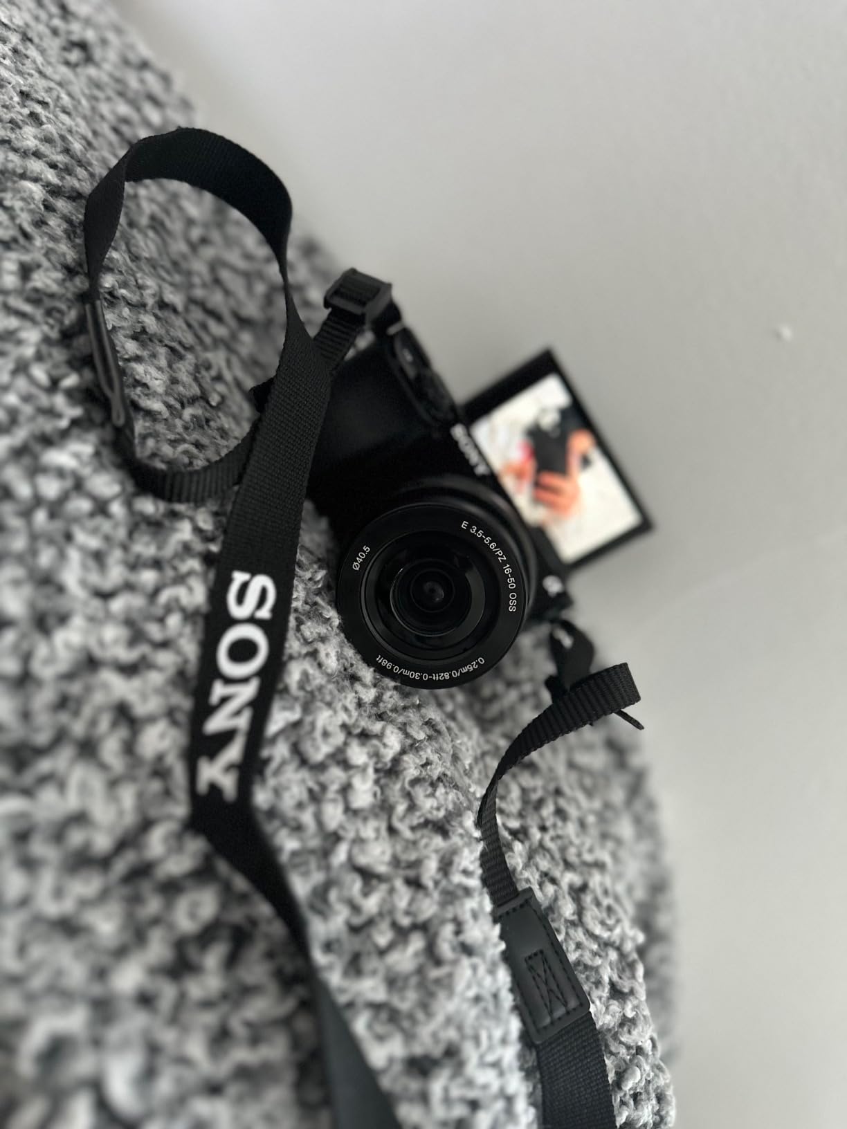 Sony Alpha A6100 Mirrorless Camera with 16-50mm Zoom Lens, Black (ILCE6100L/B) | 16-50mm Zoom, (ILCE6100L B) customer photo 1
