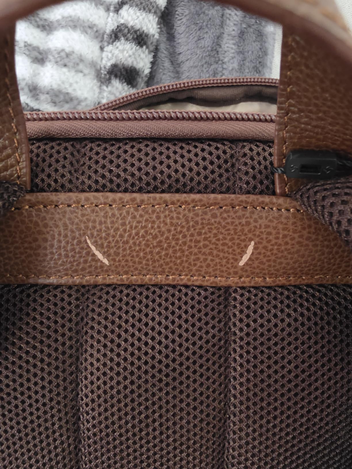 Samsonite Classic Leather Slim Backpack customer photo 1