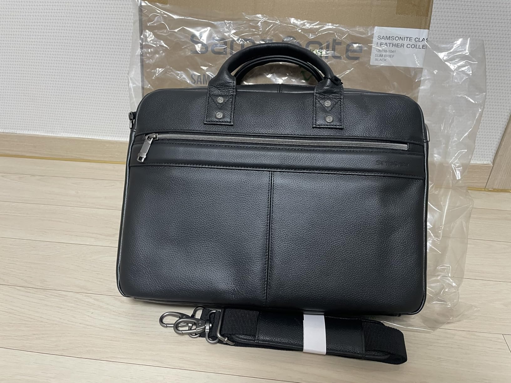 Samsonite Classic Leather Slim Brief, Black, One Size customer photo 2