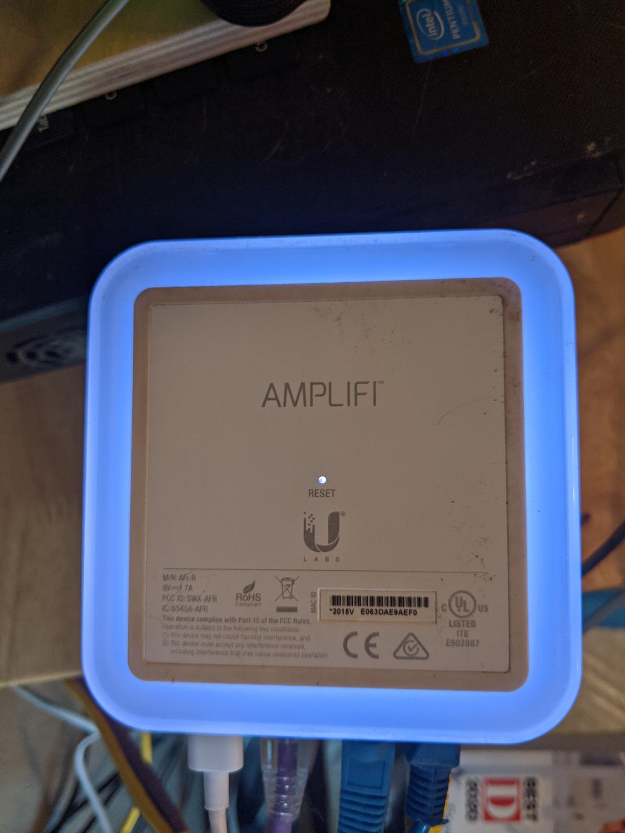 AmpliFi HD Wifi Router by Ubiquiti Labs, Seamless Whole Home Wireless Internet Coverage, HD Wifi Router with Touchscreen Display, 4 Gigabit Ethernet, 1 WAN Port, Ethernet Cable, Expandable Mesh System customer photo 2