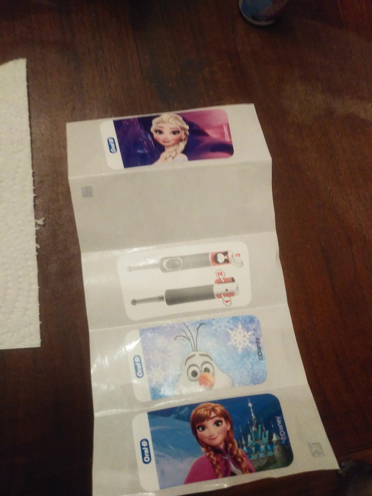 Oral-B Kids Electric Toothbrush Featuring Disney's Frozen for Kids 3+ customer photo 1