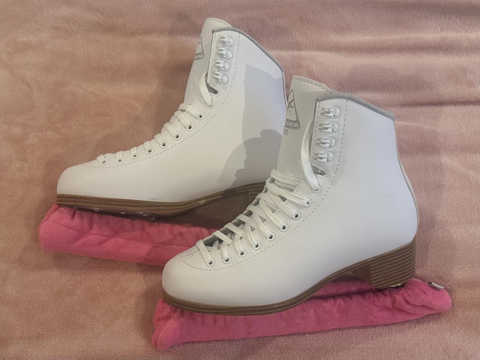 Jackson Classic 200 Womens/Girls Figure Ice Skates | Comfortable Figure Skates for Ice Skating & Recreational Figure Skating, Ice Skates for Kids/Toddler Ice Skates-Medium Width customer photo 2