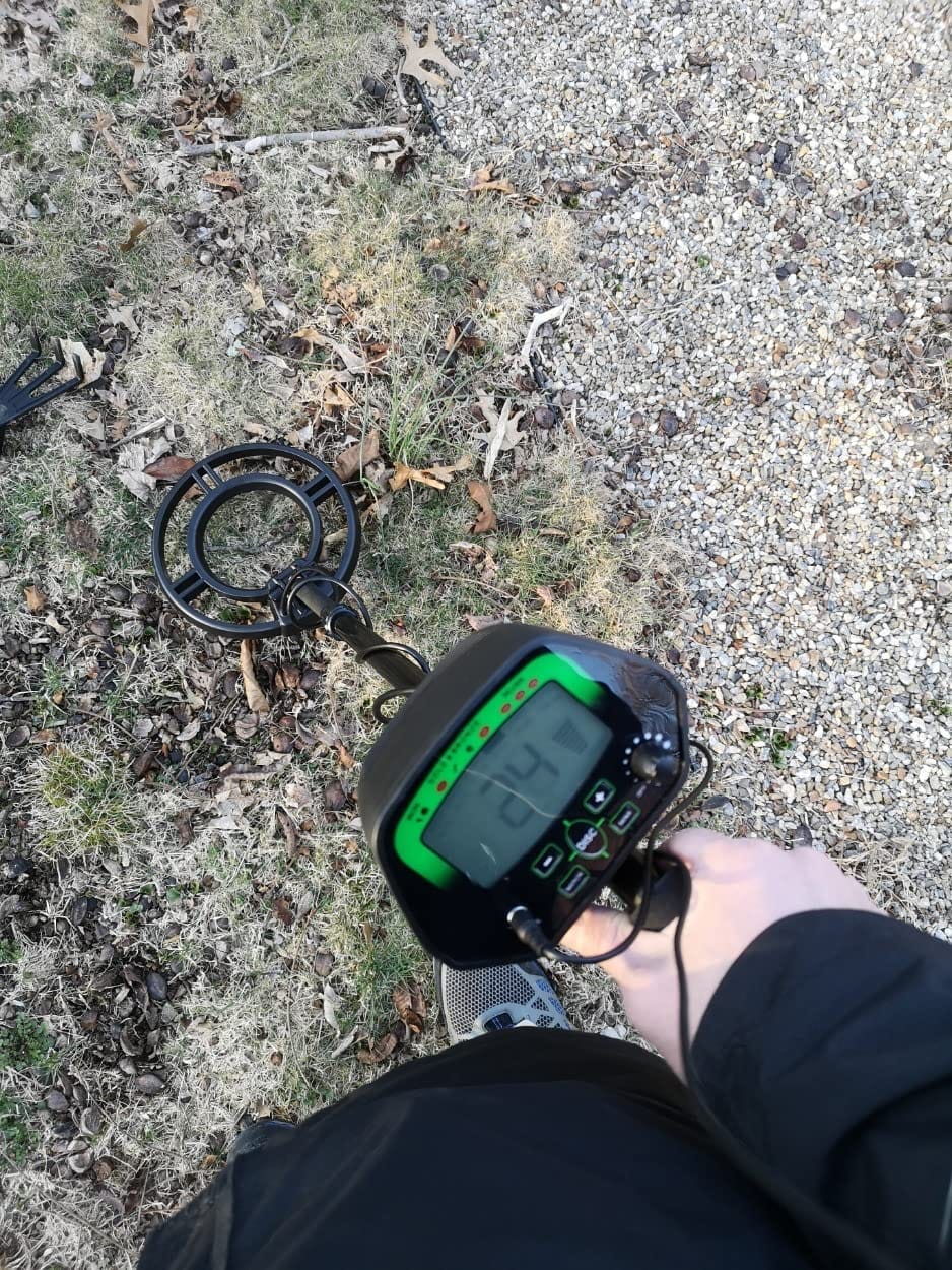 Goplus Metal Detector for Adults Professional, Higher Accuracy Gold Finder with IP68 Waterproof 10'' Coil, LCD Display, All Metal & Pinpoint & Disc Mode, Shovel Scoop, Headphone, Treasure Hunting customer photo 2