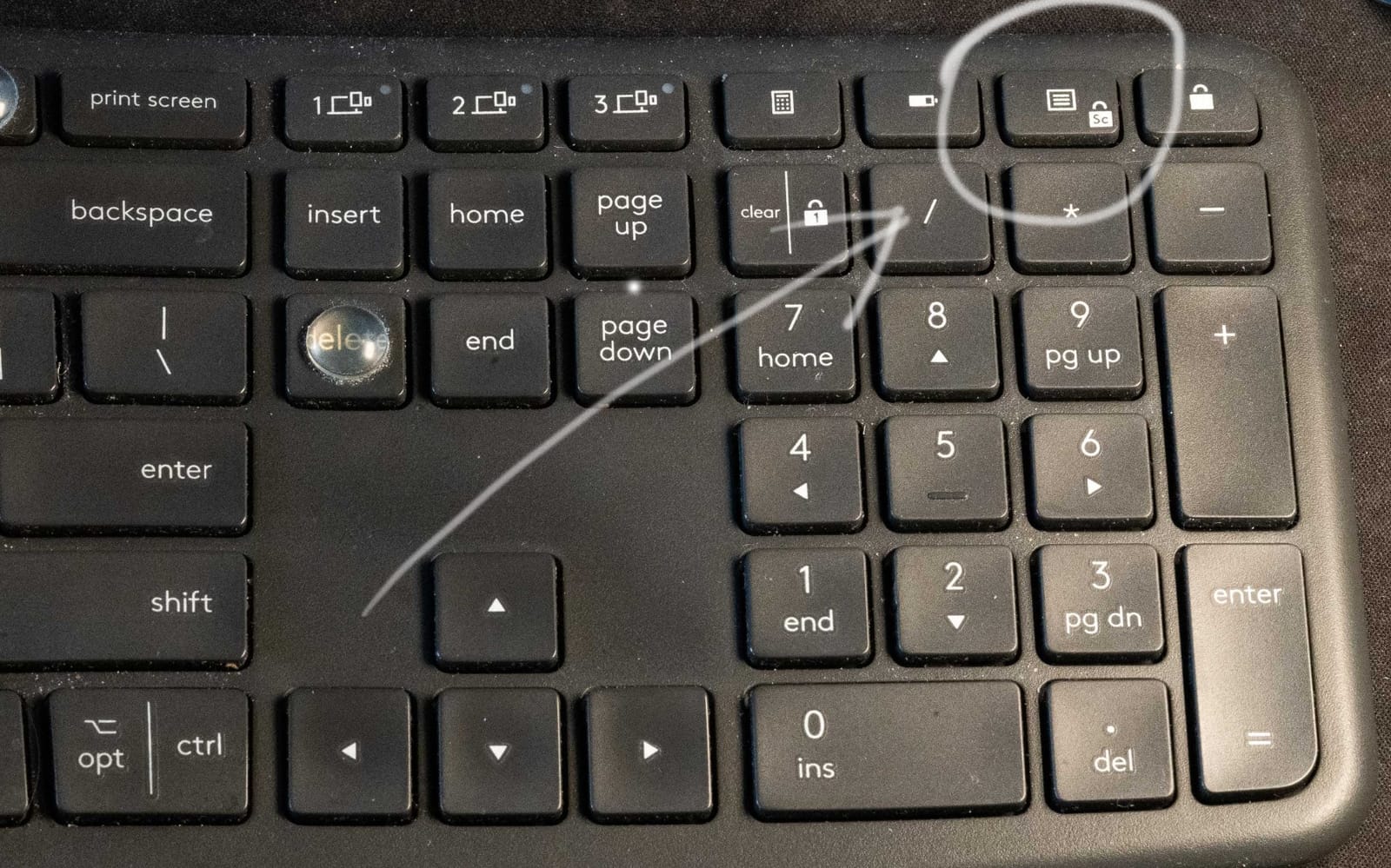 Logitech Ergo K860 Wireless Ergonomic Split Keyboard with Wrist Rest | Curved split keyframe, pillowed wrist rest, Bluetooth, USB connectivity with included USB Receiver, Windows Mac compatible customer photo 1