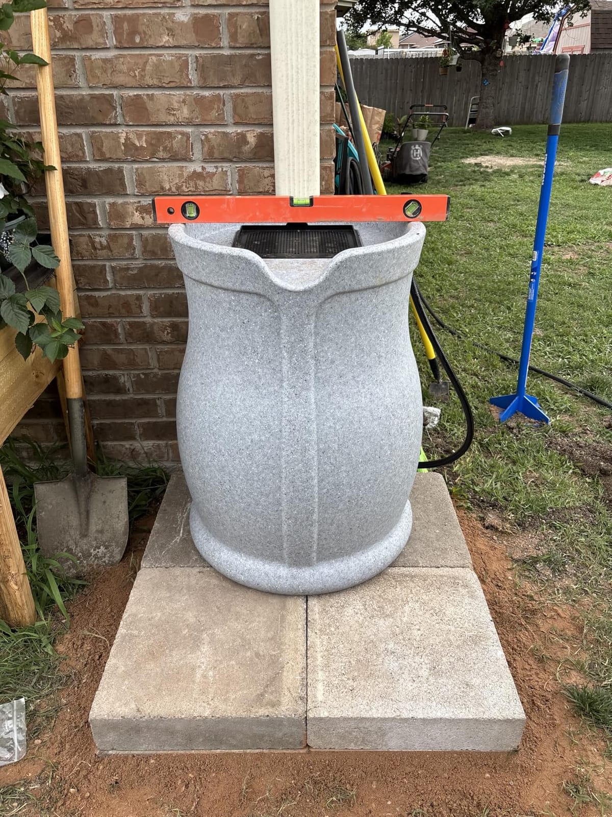 FCMP Outdoor Catalina 45 Gallon Rain Barrel, Light Granite | BPA-Free Flat-Back Design with 3.5 Foot Garden Hose, Shut-Off Thumb Valve, and Fixed Lid customer photo 2