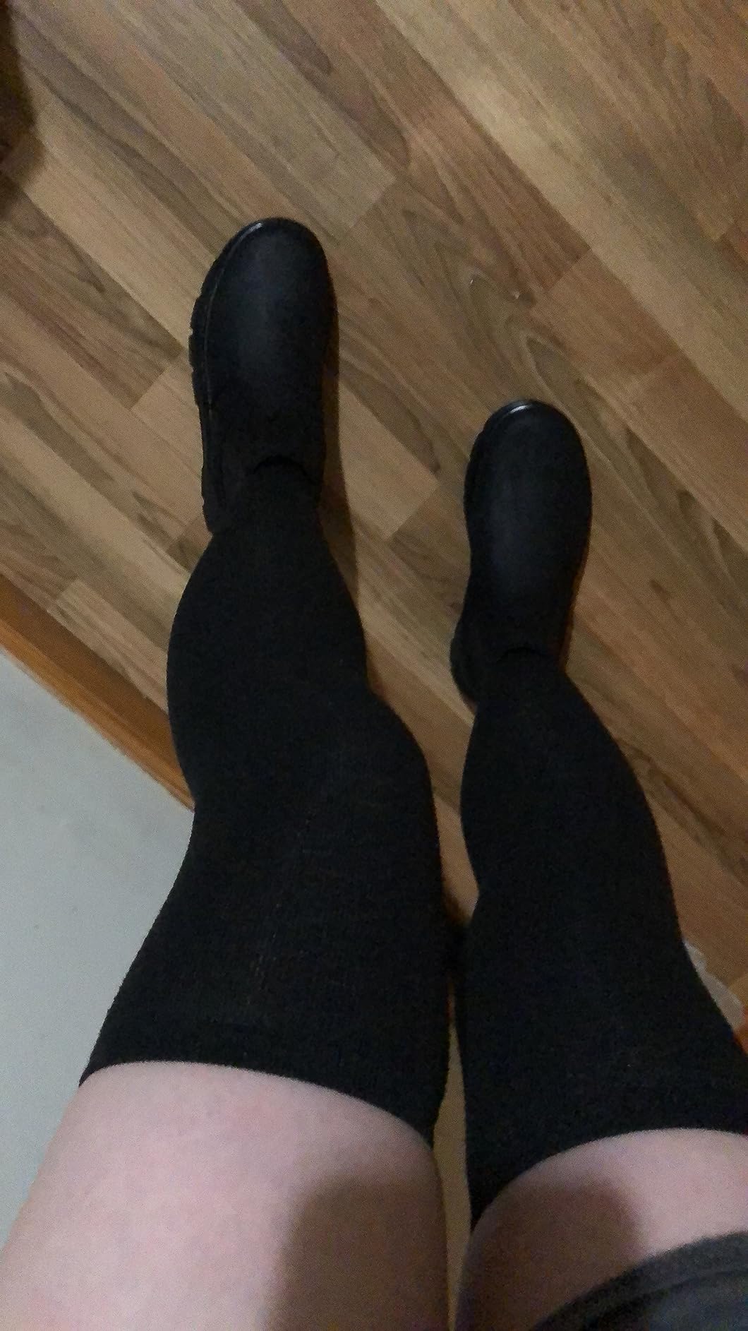 Dr. Martens unisex-adult Embury Leather Chelsea Boot customer photo 1