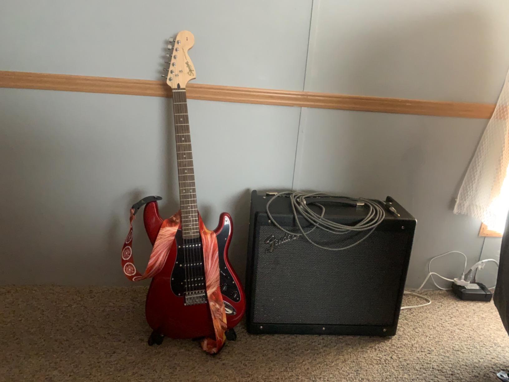 Fender Mustang GTX100 Guitar Amplifier Combo with Speaker, Bluetooth, WiFi | 200 presets, 12