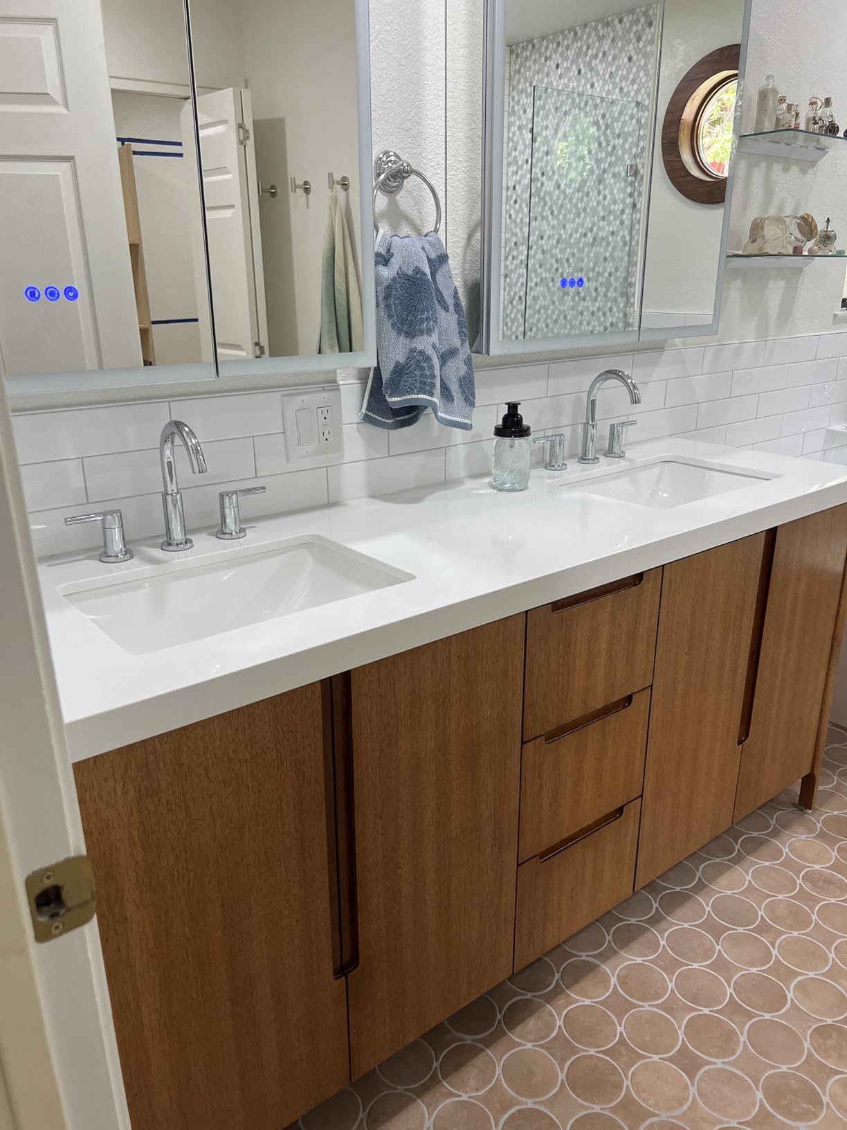 Delta Nicoli Brushed Nickel Faucet 3 Hole, 8 Inch Widespread Bathroom Sink Faucet for Vanity, Push-Pop Drain Assembly, Stainless 35749LF-SS customer photo 1