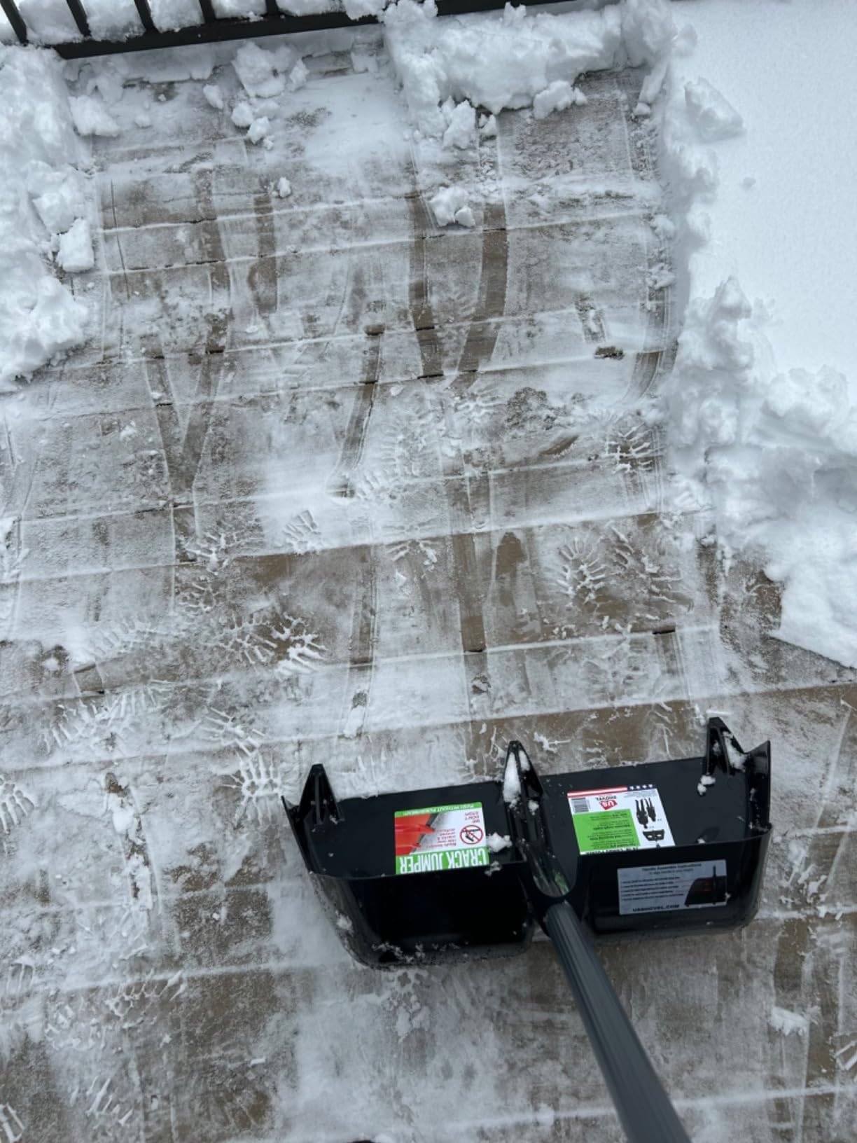 Snow Shovel for Decks & Driveways - Deck Saver™ Crack Jumper 24