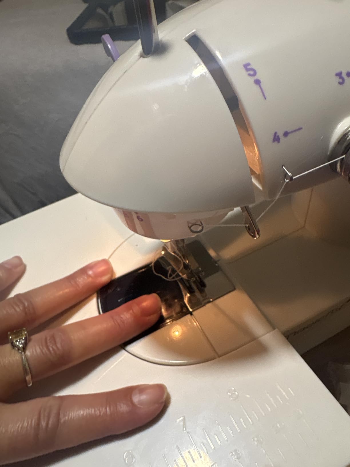 Magicfly Mini Sewing Machine with Extension Table, Dual Speed Portable Sewing Machine for Beginners with Light, Sewing Kit for Household Use, Pink customer photo 1