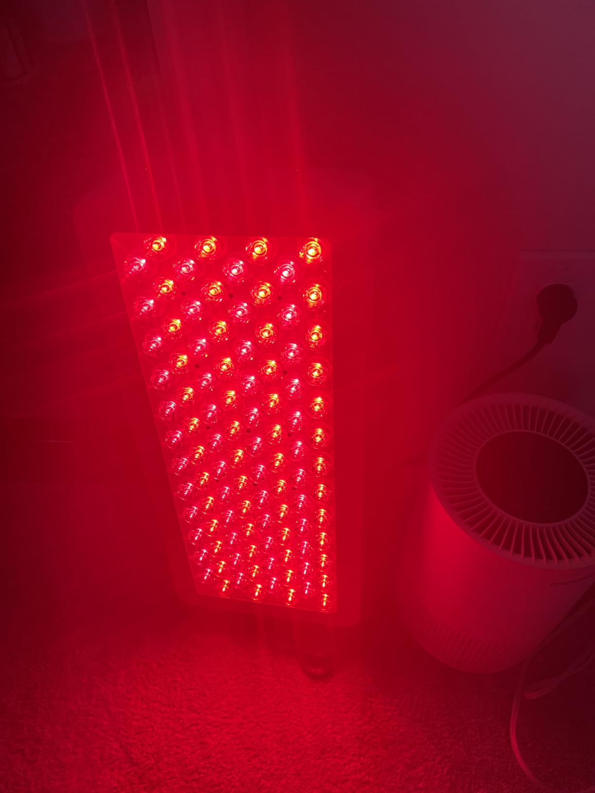 BestQool Red Light Therapy Panel, 4 Wavelengths Infrared for Body, 160W, 630-940nm Red and Infrared Light Therapy, 100 LEDs Elite Grade Dual Chip, High Power LED Light Lamp, Modular Design customer photo 1