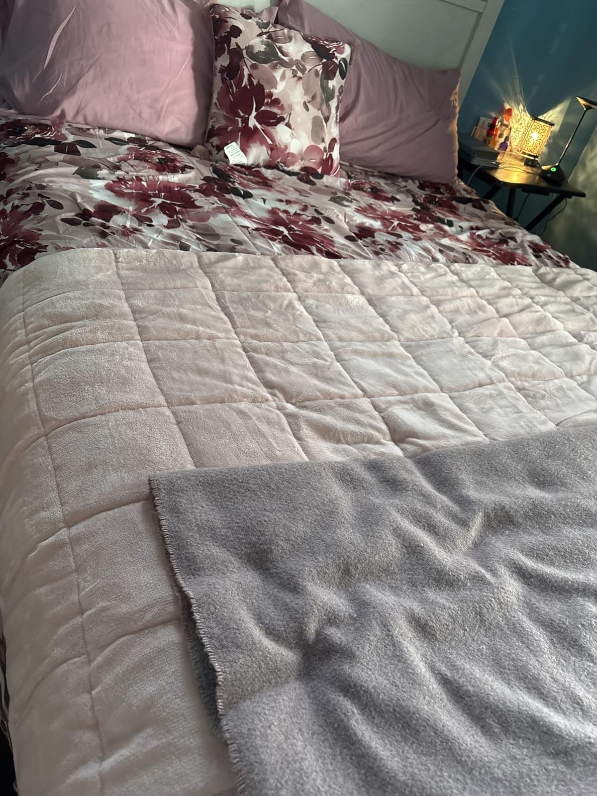 Uttermara Weighted Blankets for Adults Queen Size, 15lbs 60x80 inches Blanket with Soft Warm Plush Sherpa Fleece, Washable Thick Heavy Throw for Sleeping and Calming, Grey customer photo 1