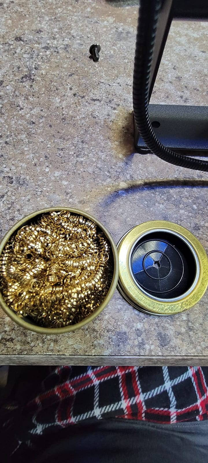 X-Tronic 3060-PRO 75W Soldering Iron Station Kit 5 Extra Tips Mini Mag Lamp 4 Helping Hands Solder Sucker Tweezers 50g Solder Brass Sponge w/Flux Sleep Func °C/°F 3 Temp Presets customer photo 2