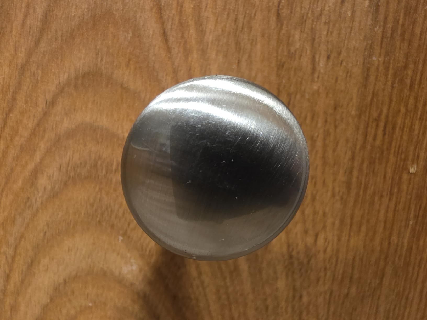 Ravinte Brushed Nickel Round Zinc Cabinet Knobs, 1-1/6 Inch, 30 Pack | Solid Zinc Alloy, Single Hole, Screws Included, Drawer Pulls, Smooth Touch, for Kitchen Bathroom Closet Dresser Cabinets customer photo 1