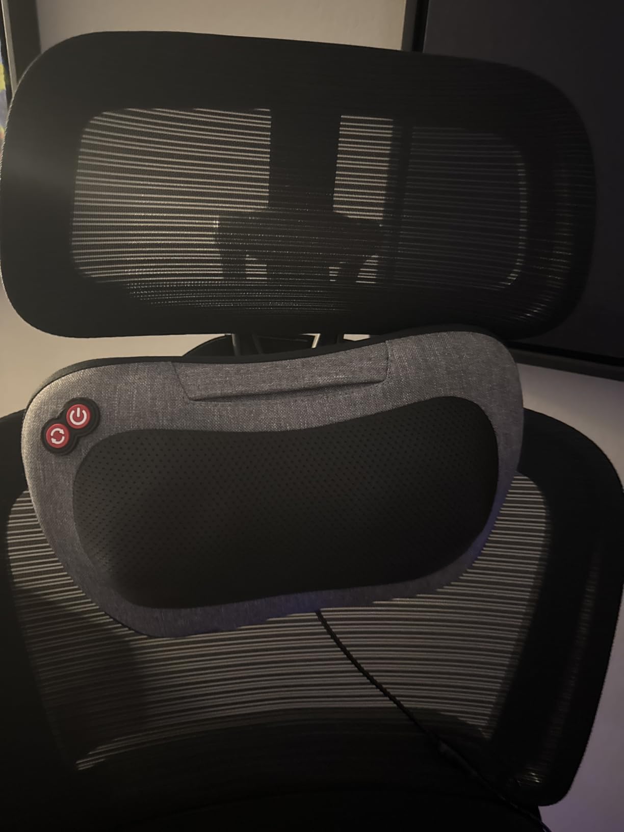 VIKTOR JURGEN Shiatsu Back Massager with Heat, Deep Tissue 3D Kneading Massage Pillow for Neck, Shoulder, Back customer photo 1