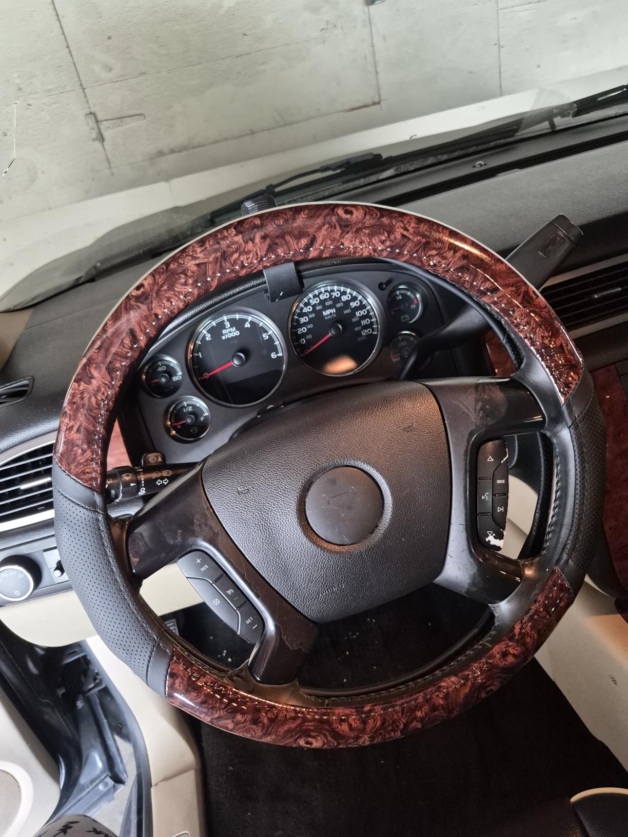 KAFEEK Wood Grain Steering Wheel Cover, Microfiber Leather, 15 Inch | Luxury Mahogany Style, Breathable Perforated Design, Anti-Slip Inner Ring, Odorless customer photo 1