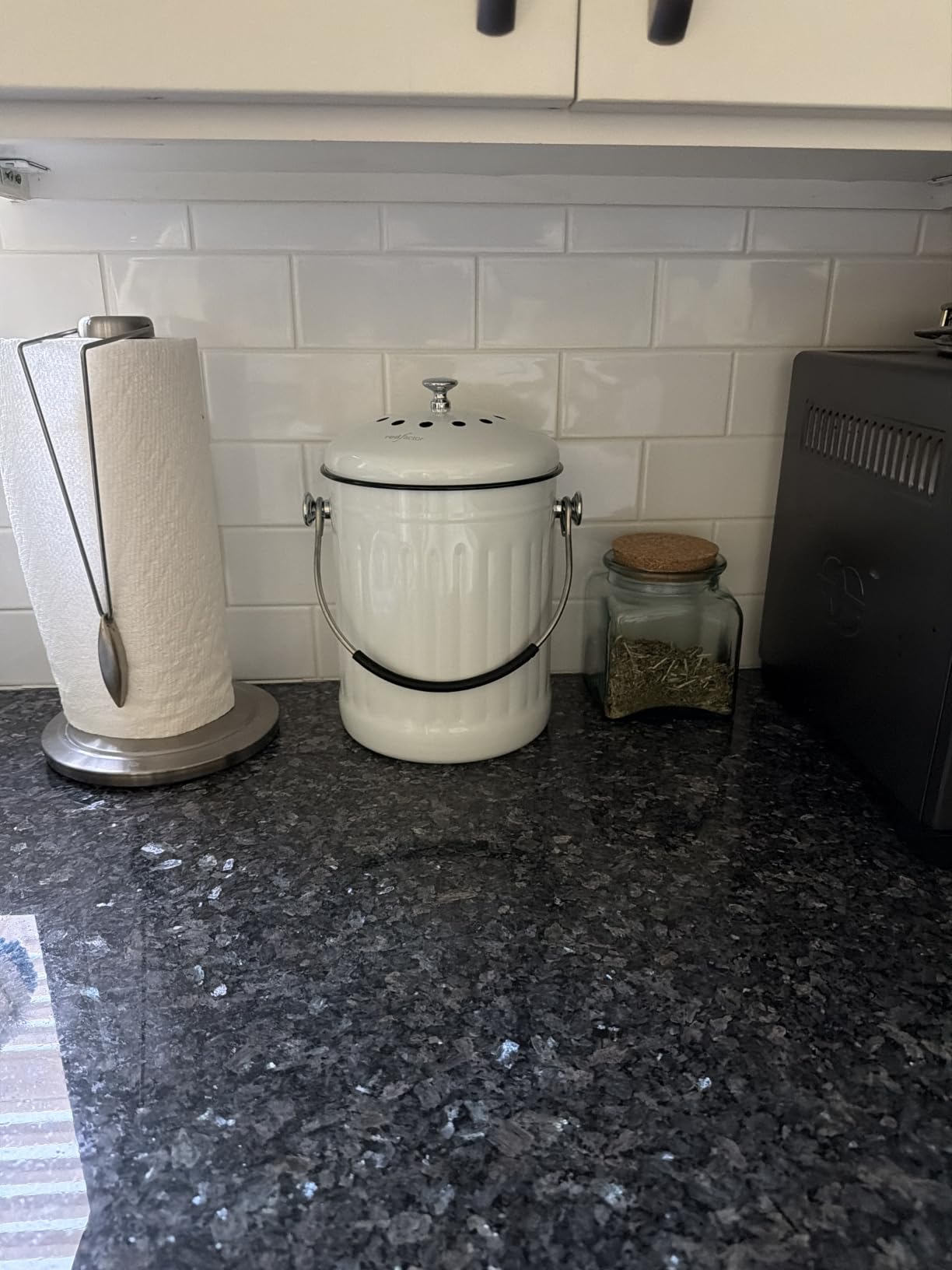 RED FACTOR Premium Compost Bin for Kitchen Countertop - Stainless Steel Food Waste Bucket with Innovative Dual Filter Technology - Includes Spare Filters (White, 1.3 Gallon) customer photo 1
