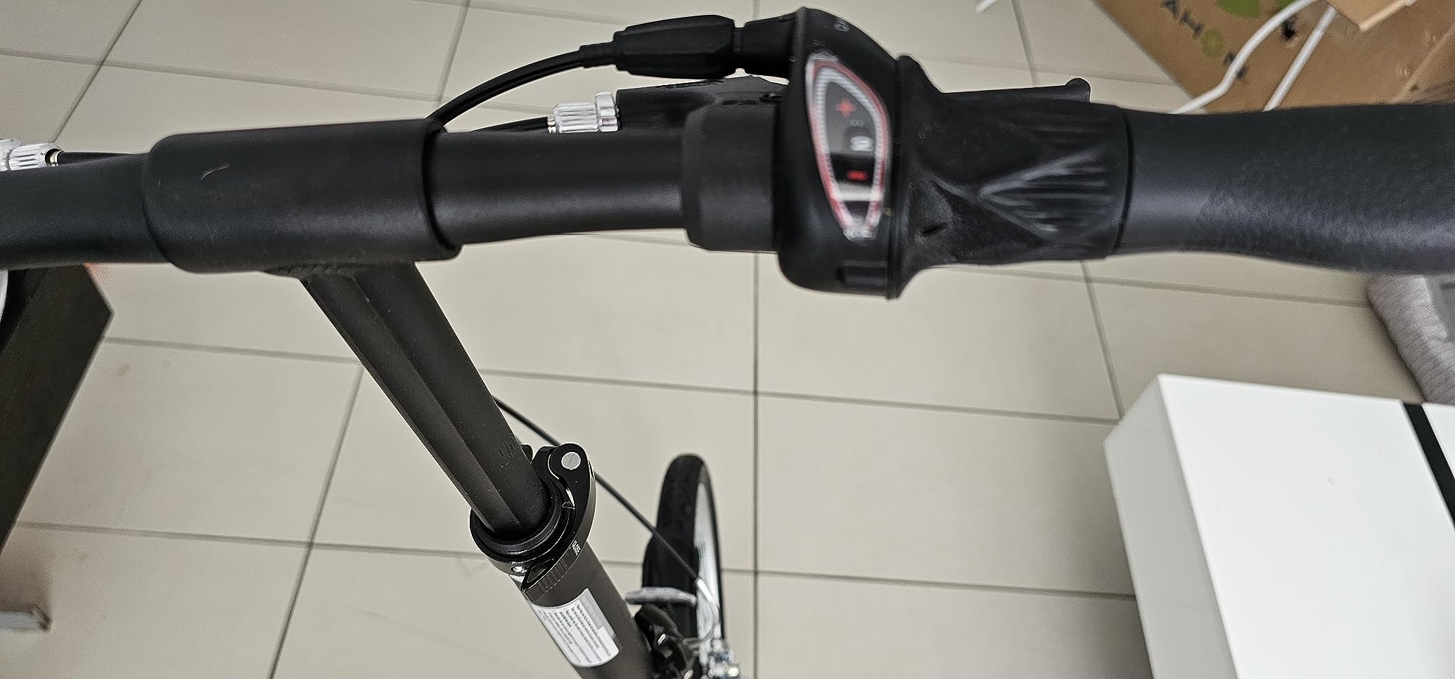 Dahon SUV D6 Folding Bike, Lightweight Aluminum Frame; 6-Speed Gears; 20