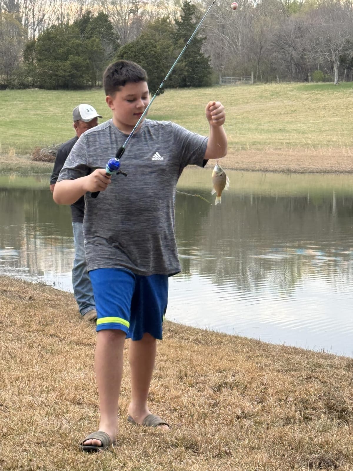 Zebco Kids Splash Jr. Spincast Reel and Fishing Rod Combo, 4-Foot 2-Piece Fishing Pole, Right-Hand Retrieve, Pre-Spooled with 6-Pound Cajun Line customer photo 1