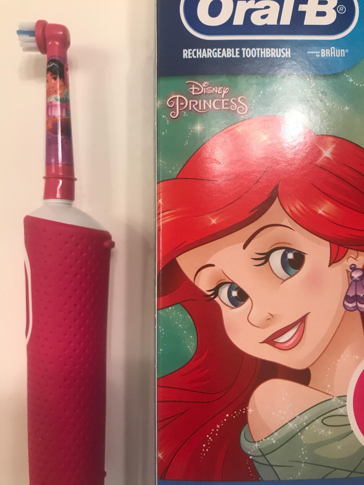 Oral-B Kids Electric Toothbrush Featuring Marvel's Spiderman, for Kids 3+ customer photo 1