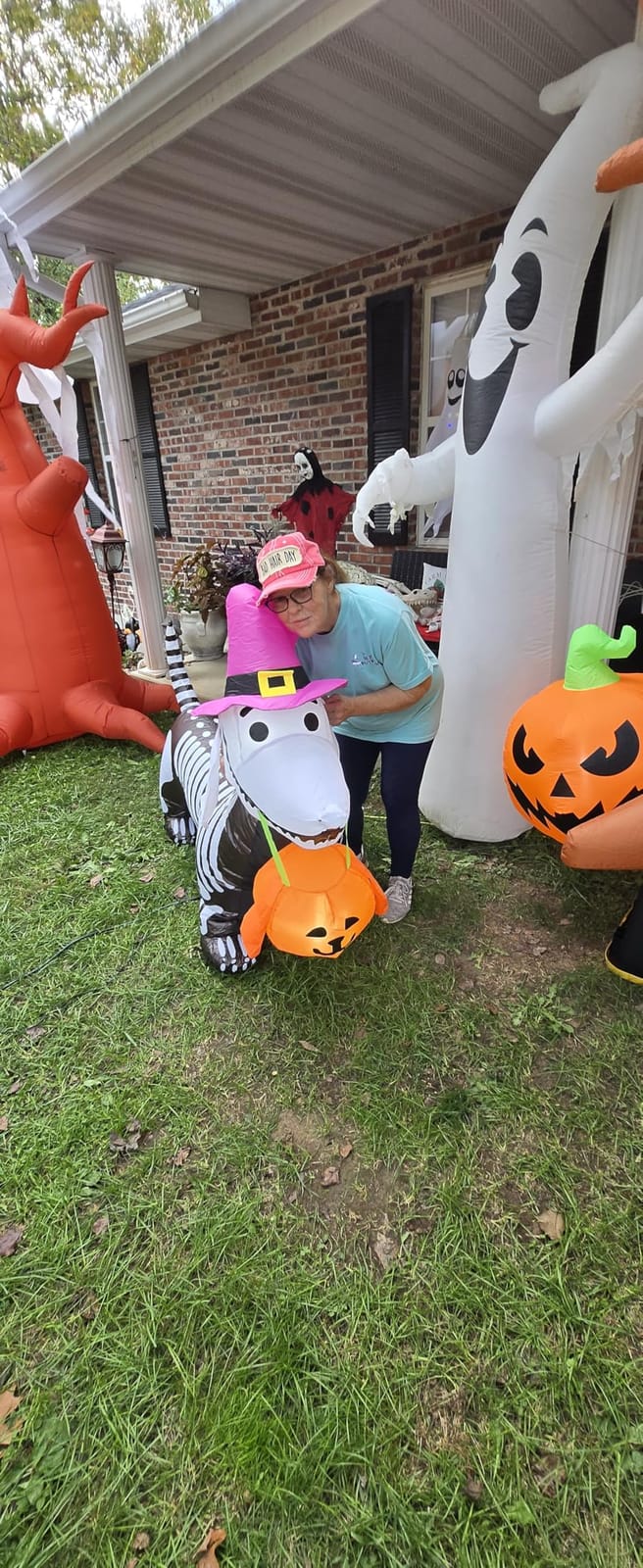 GOOSH 5.5 FT Halloween Inflatables Outdoor Decorations Skeleton Puppy Inflatable Yard Decoration with Build-in LEDs Blow Up Pumpkin for Halloween Party Indoor Outdoor Yard Garden customer photo 2